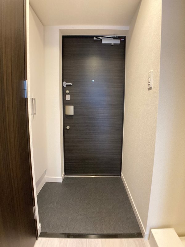 玄関　落ち着いた玄関です