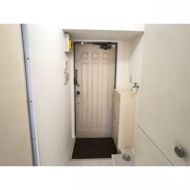 玄関　別部屋参考写真です