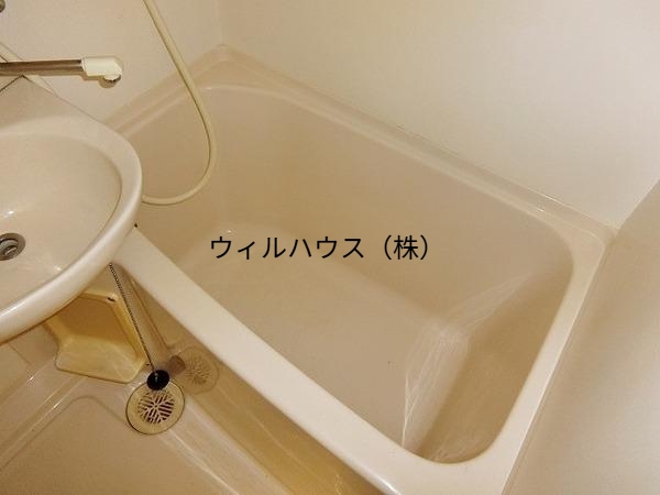 バス・シャワールーム　キレイにリフォームされています！