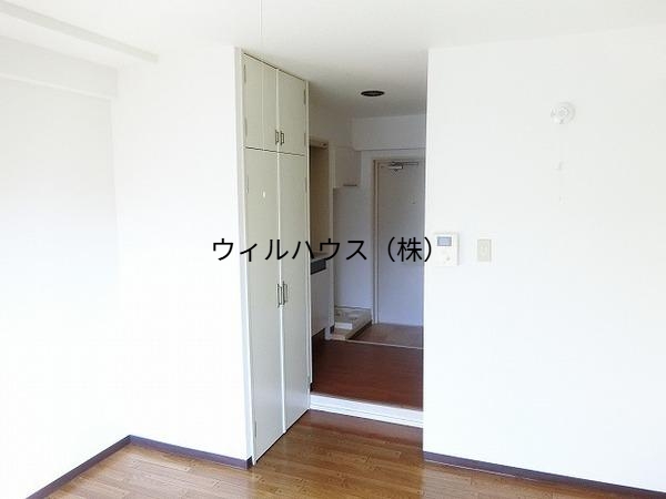 居室・リビング　室内きれいです！