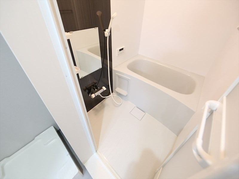 バス・シャワールーム　浴室暖房乾燥機付　追い焚き・オートバス機能付お風呂