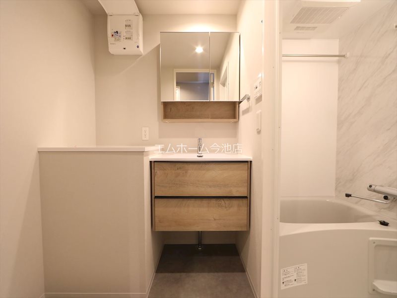 洗面設備　脱衣所　独立洗面台　室内洗濯機置き場