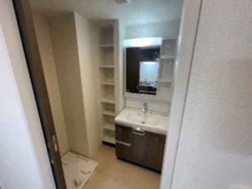 洗面設備　洗面台　※同タイプの部屋のお写真です