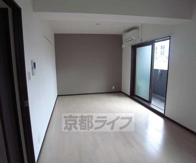 居室・リビング　広いお部屋です