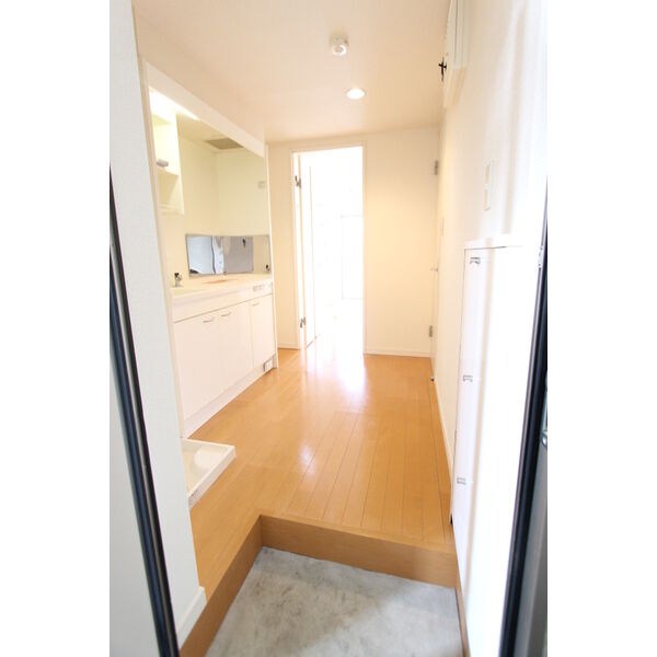 玄関　※同じシリーズの室内写真