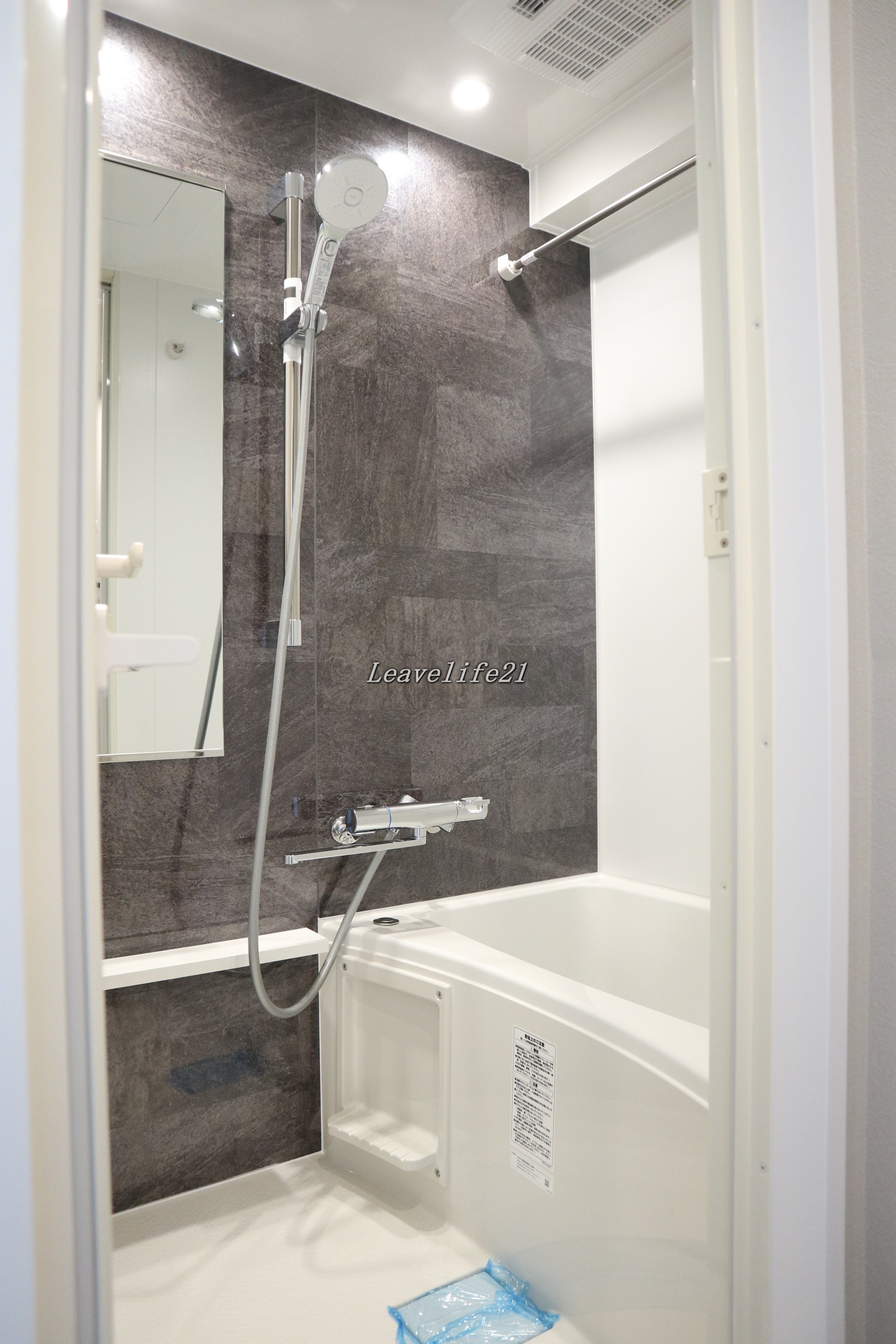 バス・シャワールーム　同タイプ他号室リノベーション参考写真