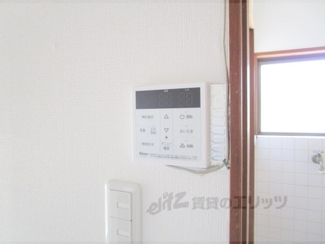 その他設備　給湯器リモコン