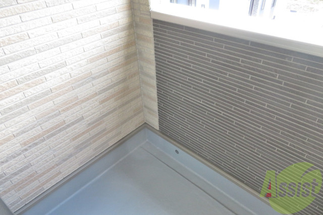 バルコニー　バルコニーは広々としていて、洗濯するのが楽しくなりそうですね