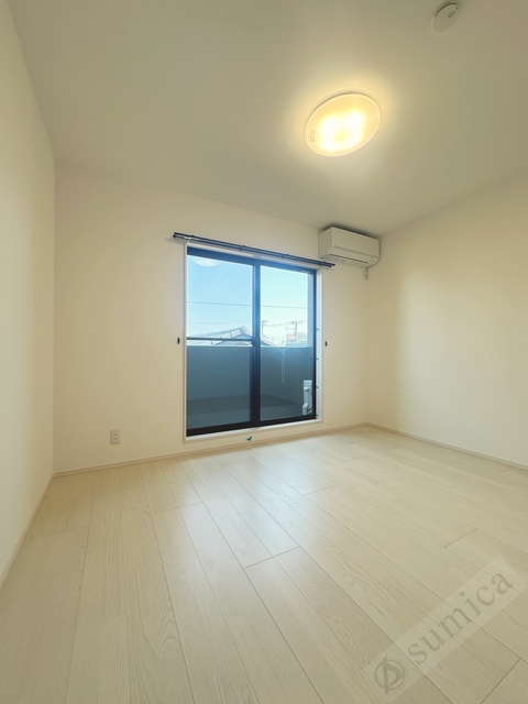 居室・リビング　ホワイトベースで明るい内装♪