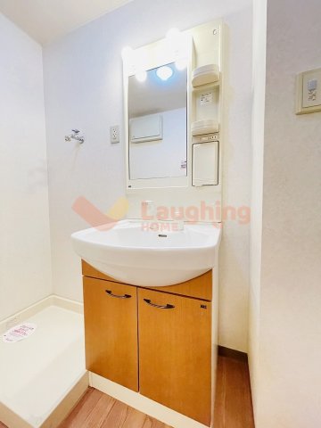 洗面設備　スペースが確保できる洗面所です