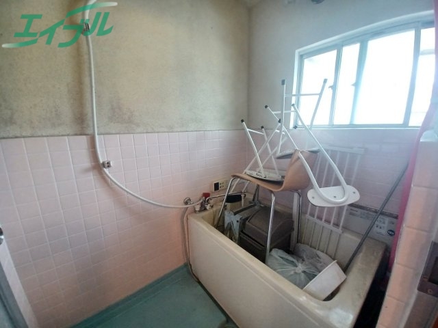 バス・シャワールーム　※清掃前の写真です