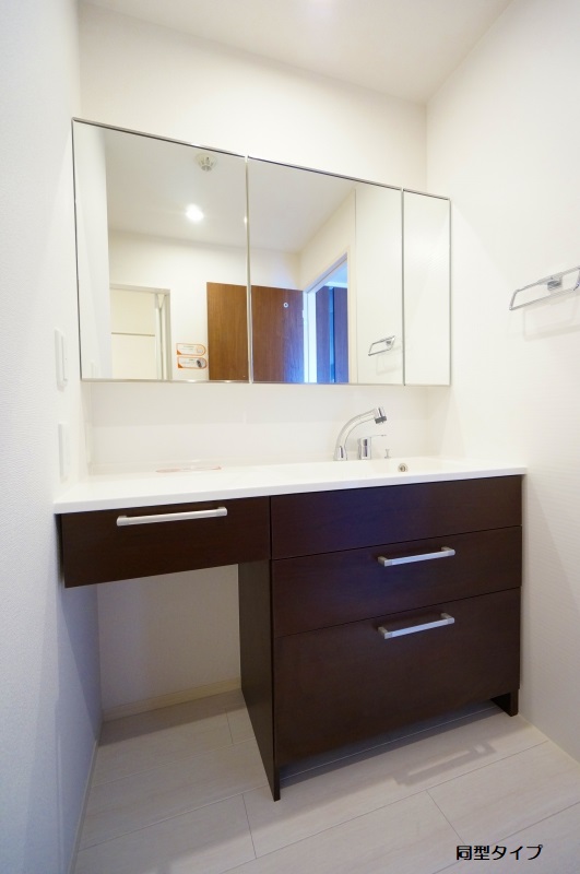 洗面設備　同型タイプです
