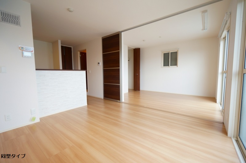 居室・リビング　同型タイプです