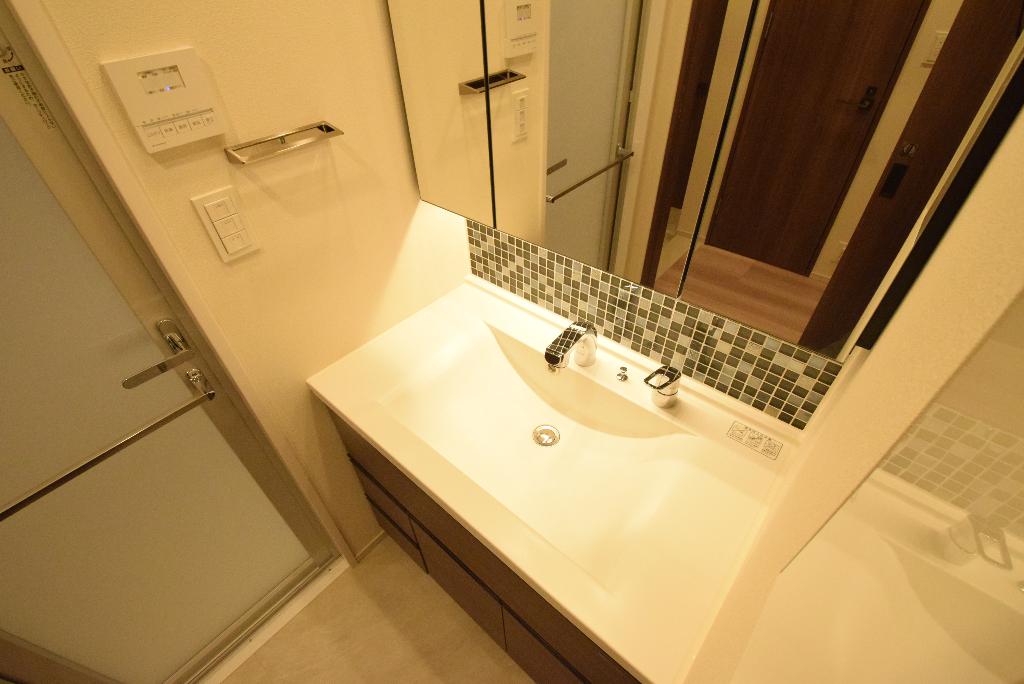 洗面設備　洗髪洗面化粧台