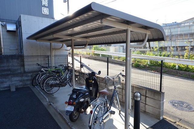 エントランス　☆屋根付き♪☆