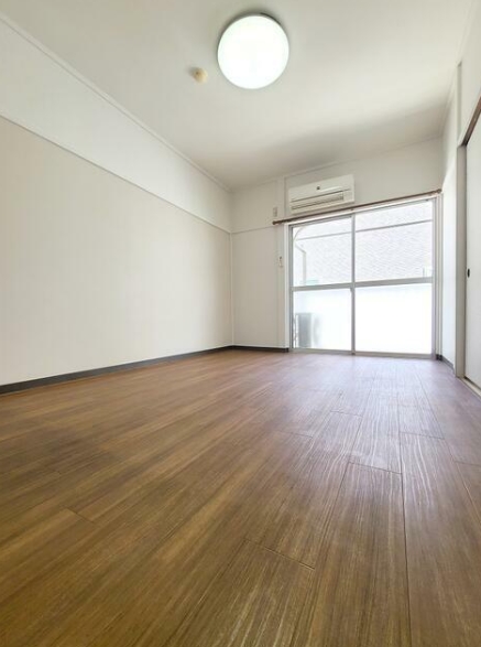 居室・リビング　オール洋室で使い易い2DK☆