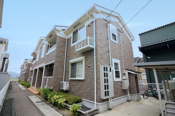 建物外観　便利な機能充実♪