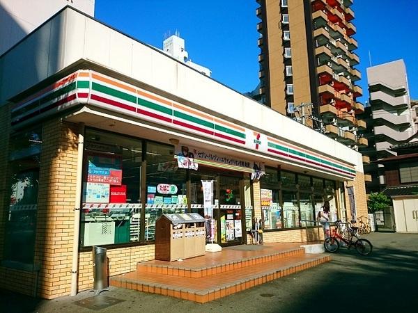 コンビニ　セブンイレブン博多比恵町店（コンビニ）まで215m