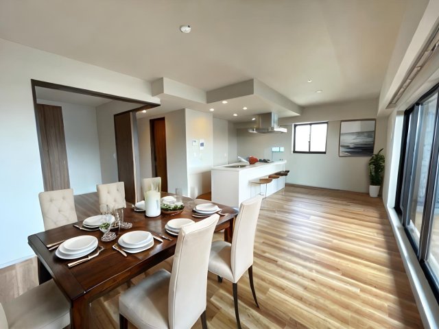 居室・リビング　写真・家具はイメージです。家具付きではありません。(T-Ho