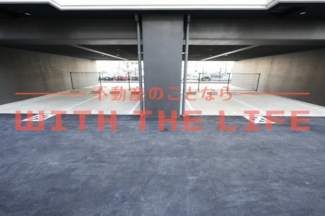 駐車場　駐車場に車を止められます