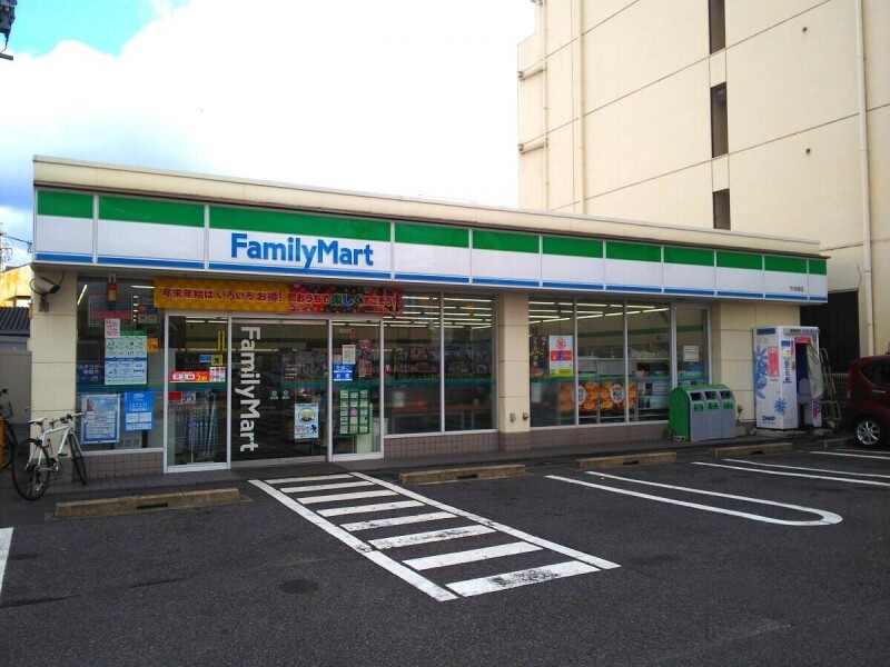 コンビニ　ファミリーマート今池南店（コンビニ）まで641m