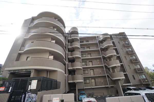 建物外観　オンライン内覧実施中