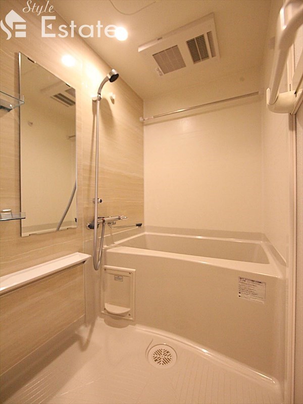 バス・シャワールーム　バスルーム