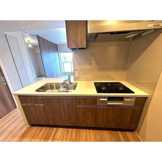 キッチン　コンパクトなキッチンで掃除もラクラク