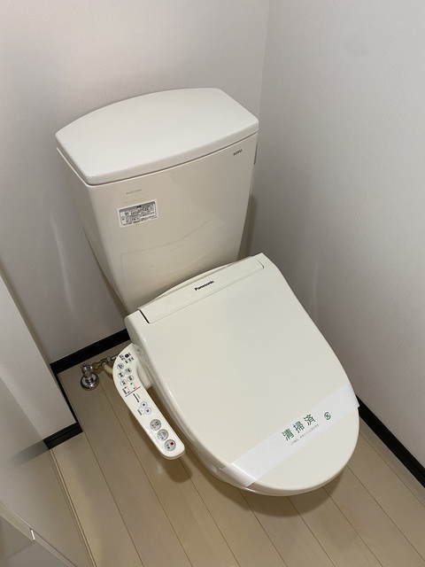 トイレ　シャワートイレ完備