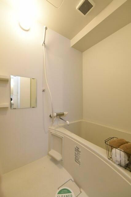 バス・シャワールーム　コンパクトで使いやすいお風呂です