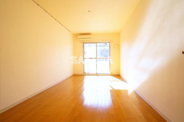 居室・リビング　開放感のあるゆったりとしたお部屋です♪