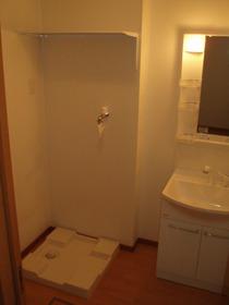 洗面設備　脱衣スペースもあります