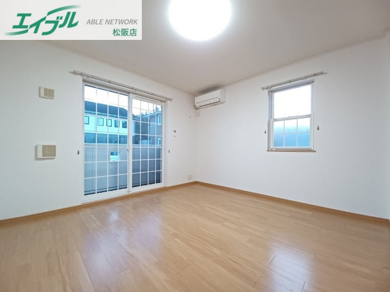 居室・リビング　同型参考写真