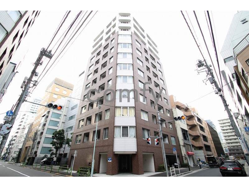 建物外観　タイル張りの重厚感のある外観