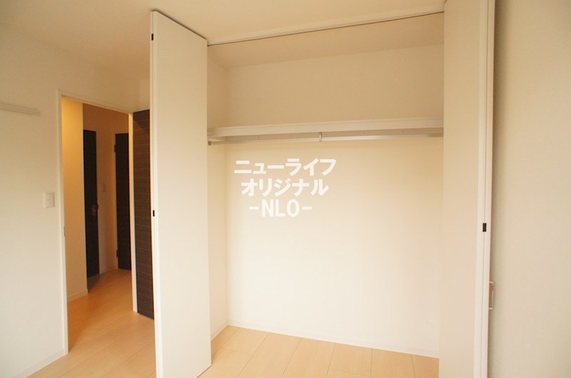 その他設備　洋室5.7帖収納