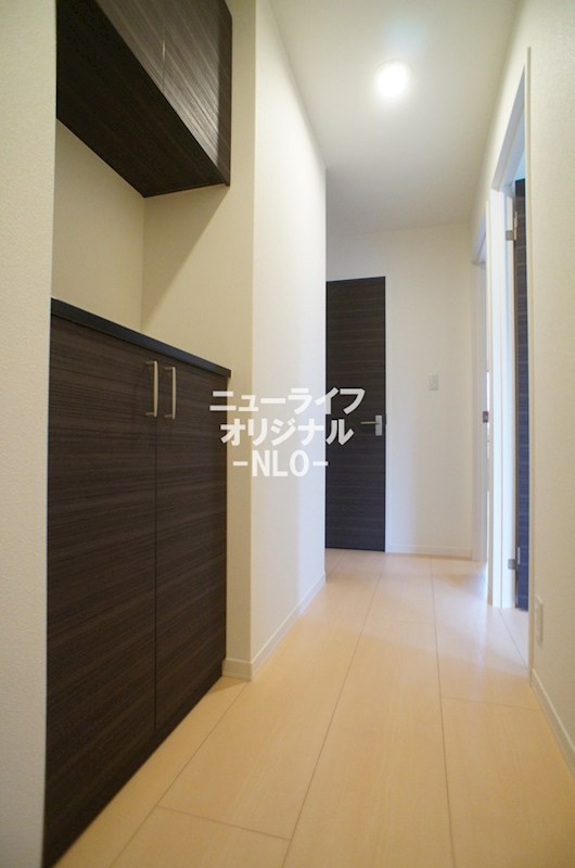 玄関　シューズボックス付きで玄関をすっきり使えます