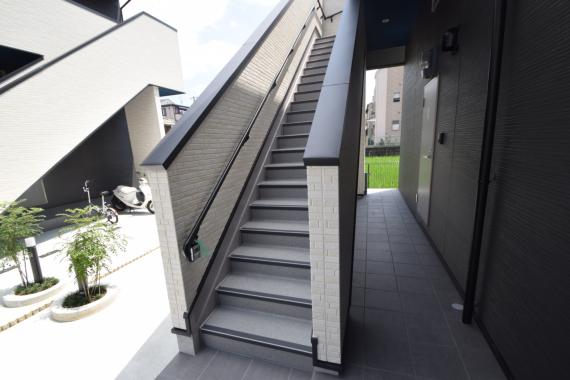 ロビー　教養部分はいつも清掃されています。