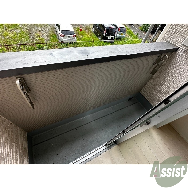 バルコニー　バルコニーがあるので洗濯物は外に干せそうですね～