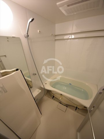 バス・シャワールーム　コンフォリア北堀江一丁目　バスルーム