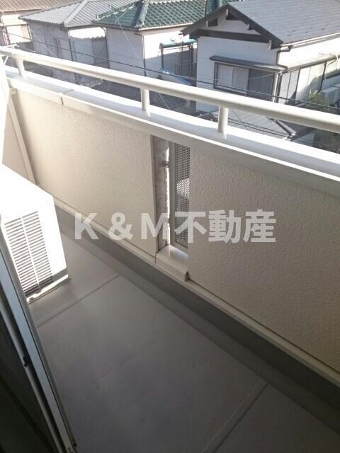 バルコニー　外からの目が気にならないバルコニーで洗濯物が干せます