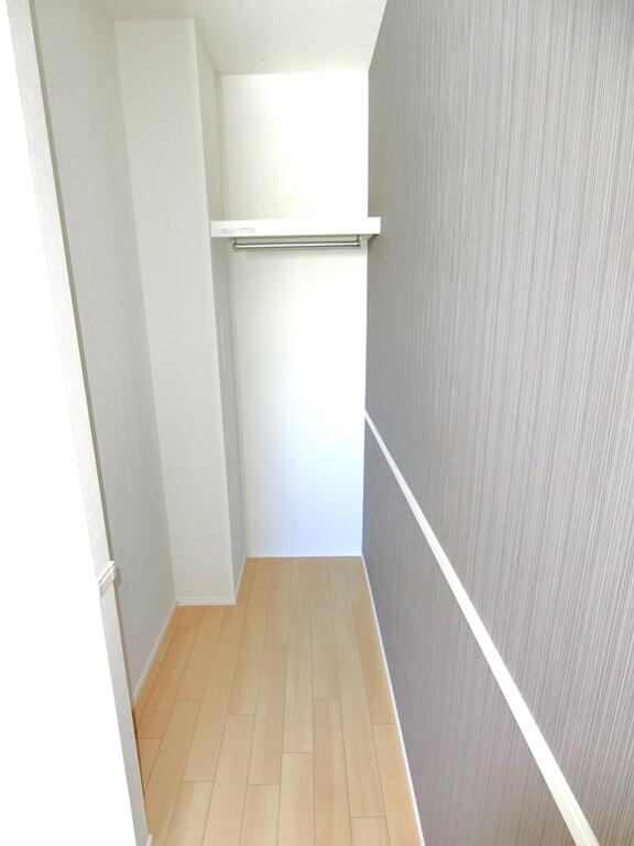 収納　同型物件の写真、配色に違いあり