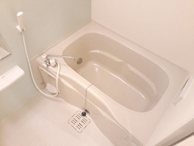 バス・シャワールーム　シャワー・追い焚き給湯