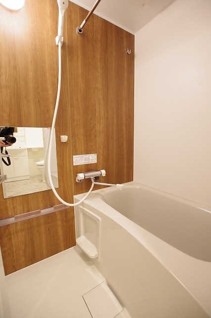 バス・シャワールーム　お風呂で日々の疲れを落としましょう