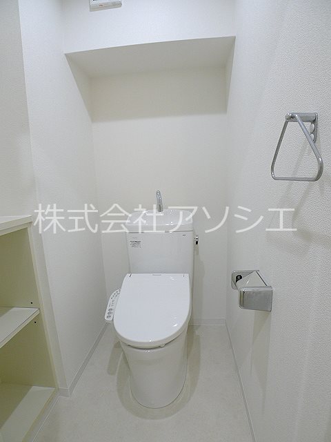 トイレ　温水洗浄暖房便座