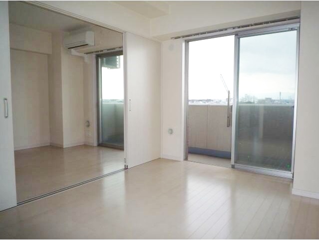 居室・リビング　使いやすい形の為、レイアウトを楽しめます♪