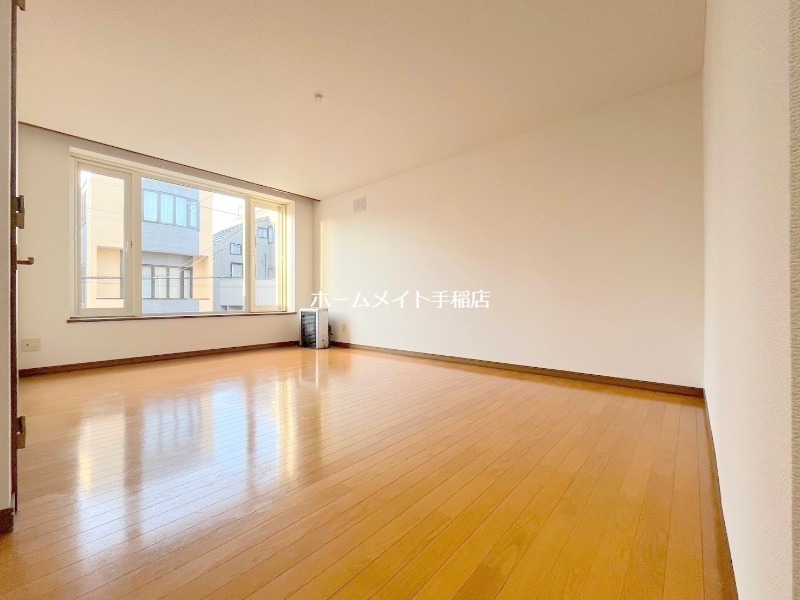 居室・リビング　明るく広々リビングスペース♪