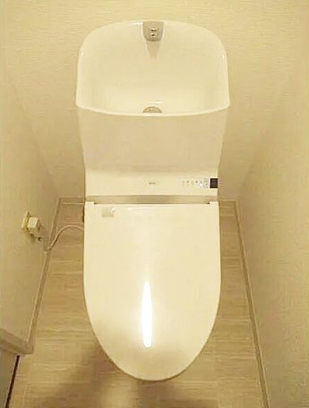 トイレ　温水洗浄便座付き