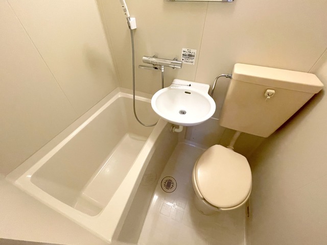 バス・シャワールーム　★機能的なユニットバス★