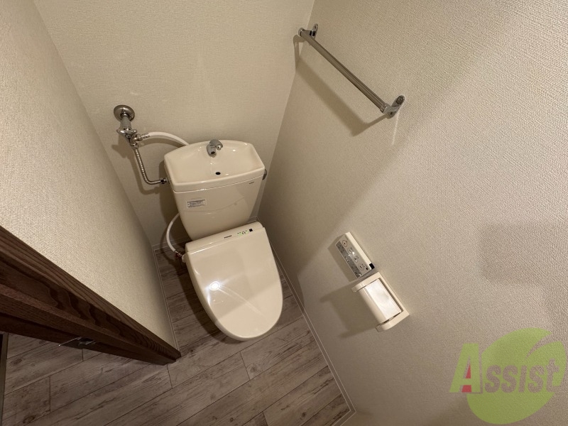 トイレ　シャワートイレになっているので快適です！