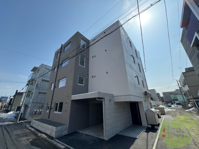 建物外観　札幌市東区北１６条東「ＬｉｖｅａｓｅＮ１６」